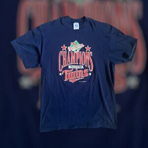 vintage 1987 XL Logo 7 Minnesota Twins MLB World Series Champions t-shirt